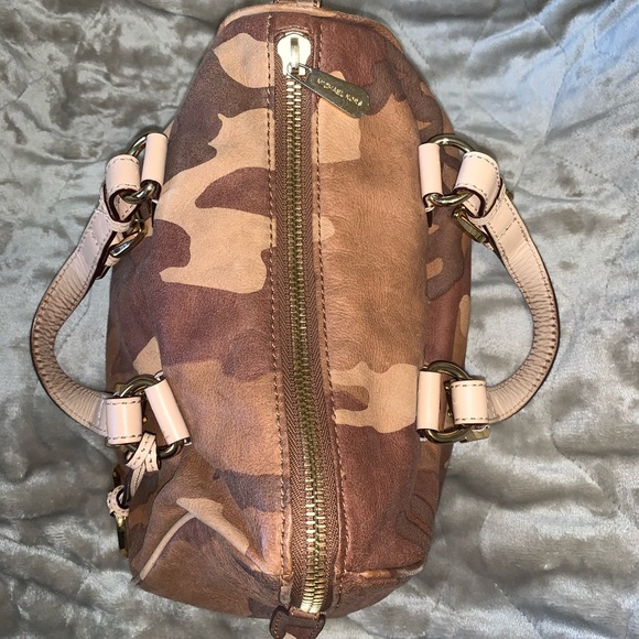 Michael Kors Small Camo Grayson Handbag with Gold Hardware. Classic and Chic! - Picture 5 of 10